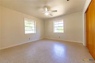 1220 N Ave I, Shiner, TX 77984 - Photo 19