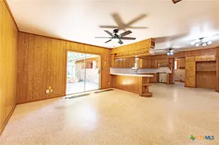 1220 N Ave I, Shiner, TX 77984 - Photo 7