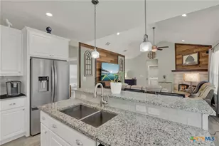 1720 Rocky Ridge Loop, Canyon Lake, TX 78133 - Photo 15