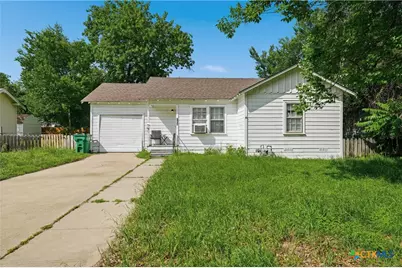 204 E 16th Street, Cameron, TX 76520 - Photo 1