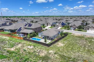 2976 Creek Ridge St, Seguin, TX 78155 - Photo 37