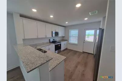 942 Bluegrass Point, New Braunfels, TX 78130 - Photo 9