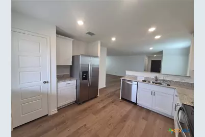 942 Bluegrass Point, New Braunfels, TX 78130 - Photo 13