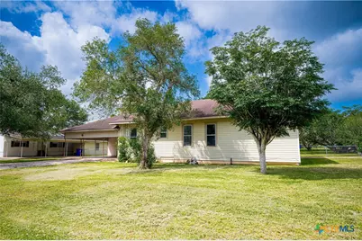 304 Turner Street, Yoakum, TX 77995 - Photo 1
