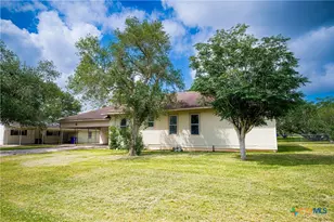 304 Turner St, Yoakum, TX 77995 - Photo 1