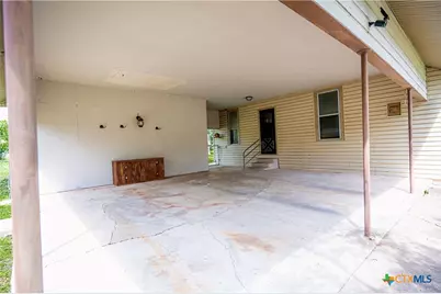 304 Turner Street, Yoakum, TX 77995 - Photo 29