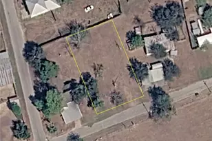 401 E Cleveland St, Cuero, TX 77954 - Photo 1