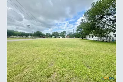 610 E Ruess Boulevard, Cuero, TX 77954 - Photo 3