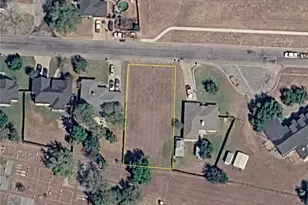 805 E Second St, Cuero, TX 77954 - Photo 1