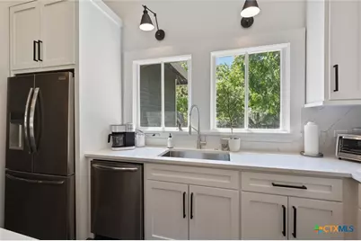 1017 W Hopkins Street, San Marcos, TX 78666 - Photo 7