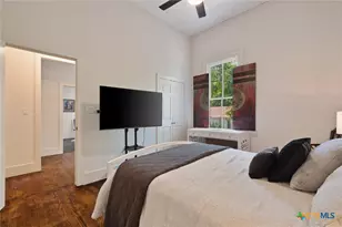 1017 W Hopkins St, San Marcos, TX 78666 - Photo 25