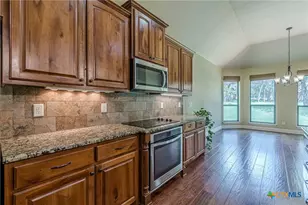 2628 Wolf Lair, New Braunfels, TX 78132 - Photo 11