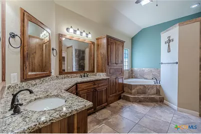 2628 Wolf Lair, New Braunfels, TX 78132 - Photo 15