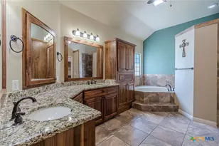 2628 Wolf Lair, New Braunfels, TX 78132 - Photo 15