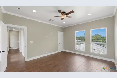 295 N West End Avenue, New Braunfels, TX 78130 - Photo 29