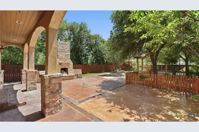 295 N West End Avenue, New Braunfels, TX 78130 - Photo 7