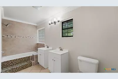 295 N West End Avenue, New Braunfels, TX 78130 - Photo 39