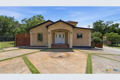 295 N West End Avenue, New Braunfels, TX 78130 - Photo 3