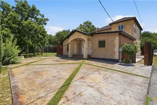295 N West End Ave, New Braunfels, TX 78130 - Photo 5