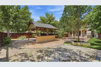 295 N West End Avenue, New Braunfels, TX 78130 - Photo 13
