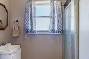 2602 Bootlegger Ln, Yoakum, TX 77995 - Photo 9