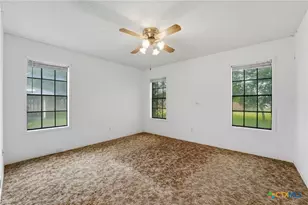 214 E Montana Dr, Shiner, TX 77984 - Photo 17