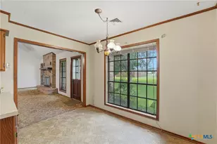 214 E Montana Dr, Shiner, TX 77984 - Photo 11