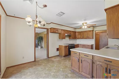 214 E Montana Drive, Shiner, TX 77984 - Photo 9