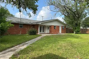1302 Canary Ln, Seguin, TX 78155 - Photo 17