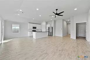 250 Sage Meadows Dr, San Marcos, TX 78666 - Photo 7