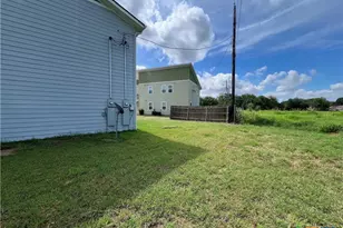 805 Hallie Cove, Lockhart, TX 78644 - Photo 21