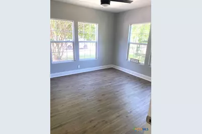 2405 Lone Tree Road, Victoria, TX 77901 - Photo 5