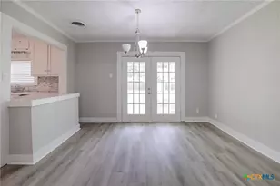 1308 E Park Ave, Victoria, TX 77901 - Photo 7