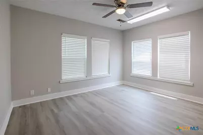 1308 E Park Avenue, Victoria, TX 77901 - Photo 15