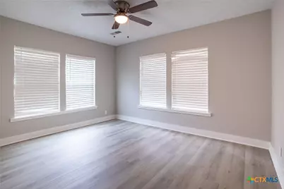 1308 E Park Avenue, Victoria, TX 77901 - Photo 13