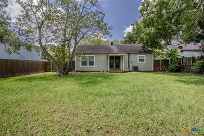 1308 E Park Avenue, Victoria, TX 77901 - Photo 21