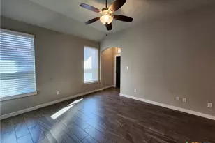 549 Creekside Frst, New Braunfels, TX 78130 - Photo 5