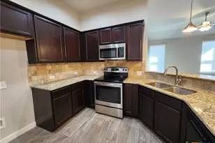 549 Creekside Frst, New Braunfels, TX 78130 - Photo 13