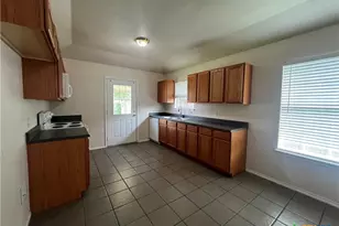 239 Rosalie Dr, New Braunfels, TX 78130 - Photo 5