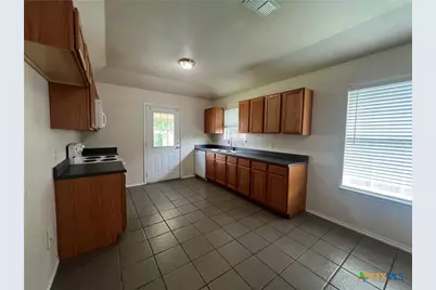 239 Rosalie Drive #B, New Braunfels, TX 78130 - Photo 5