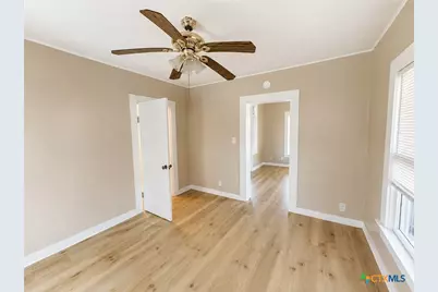 709 E 18th Street, Cameron, TX 76520 - Photo 11