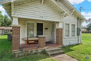 709 E 18th St, Cameron, TX 76520 - Photo 3