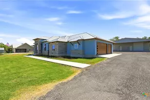 731 County Rd 356, Adkins, TX 78101 - Photo 3