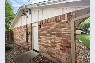 105 Kimberly Lane, Yoakum, TX 77995 - Photo 5