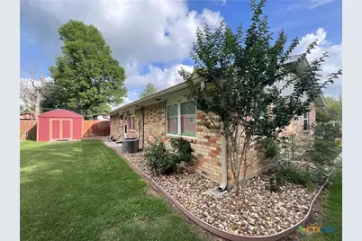 105 Kimberly Lane, Yoakum, TX 77995 - Photo 7