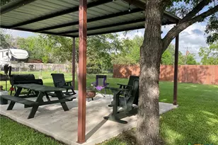 105 Kimberly Ln, Yoakum, TX 77995 - Photo 19