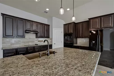 842 Madison Avenue, New Braunfels, TX 78130 - Photo 15