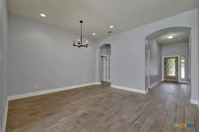 842 Madison Avenue, New Braunfels, TX 78130 - Photo 9