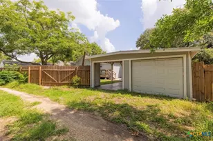 310 East Second St, Cuero, TX 77954 - Photo 37