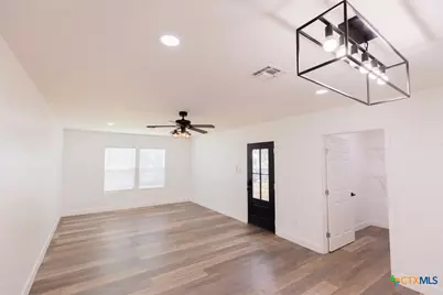 310 East Second Street, Cuero, TX 77954 - Photo 3